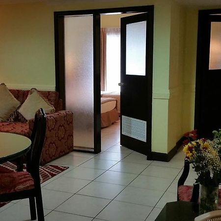 Deebaj Al Khabisi Plaza Aparthotel Дубай Екстериор снимка