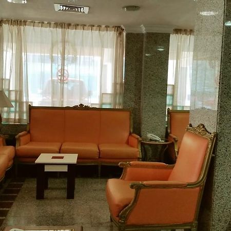 Deebaj Al Khabisi Plaza Aparthotel Дубай Екстериор снимка
