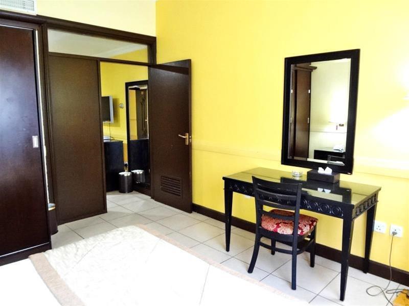 Deebaj Al Khabisi Plaza Aparthotel Дубай Екстериор снимка