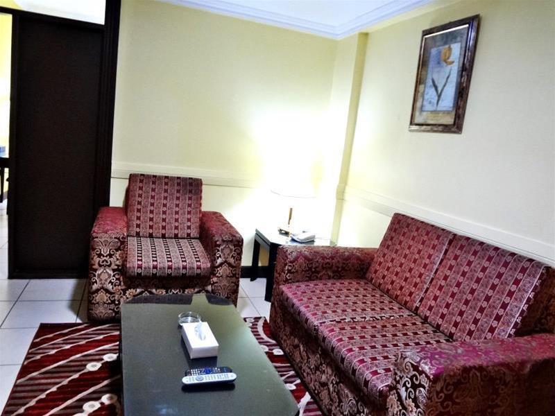 Deebaj Al Khabisi Plaza Aparthotel Дубай Екстериор снимка